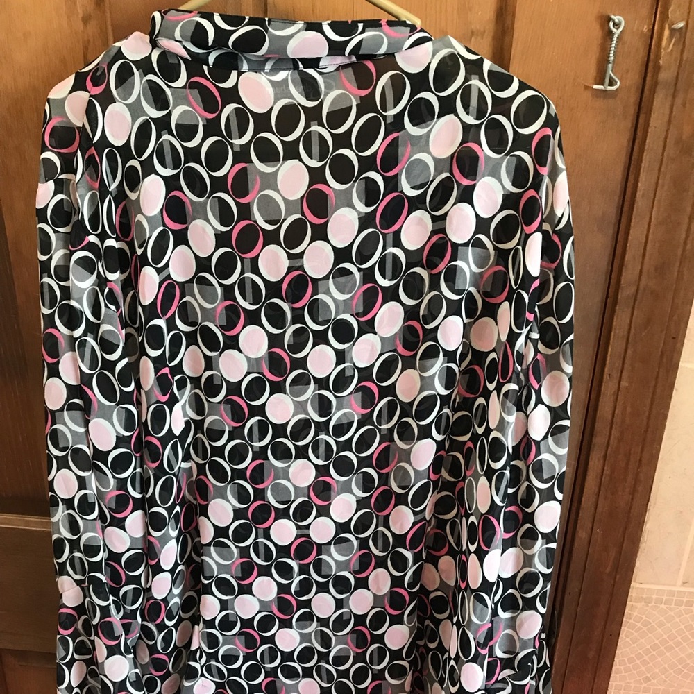 Lightweight Button Up Top - image 4